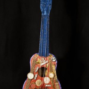 Ukulele mit recycelten Uhren - Marta Soriano | EcoArt